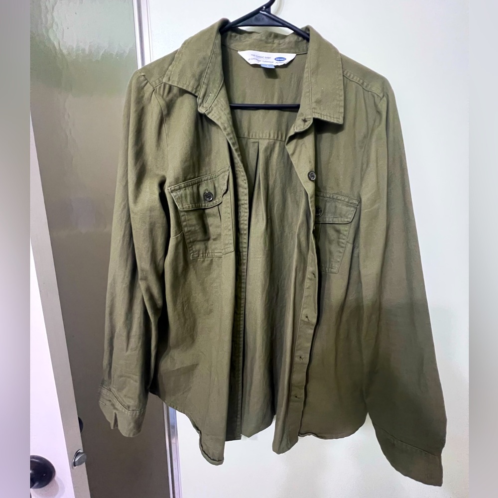 Green long sleeve button down shirt